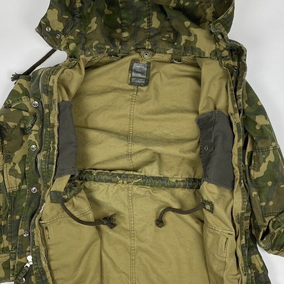 Vintage camo jacket by The Gap. - Picture 2 of 6